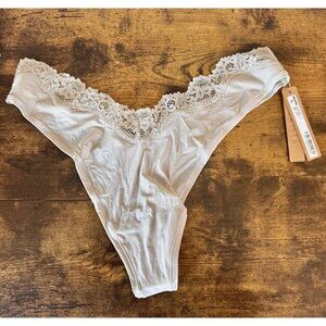 Skims Fits Everybody Lace Dipped Thong Size XL Stone NWT Sexy Kim Kardashian